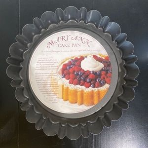 Brand New Williams-Sonoma Mary Ann Pan